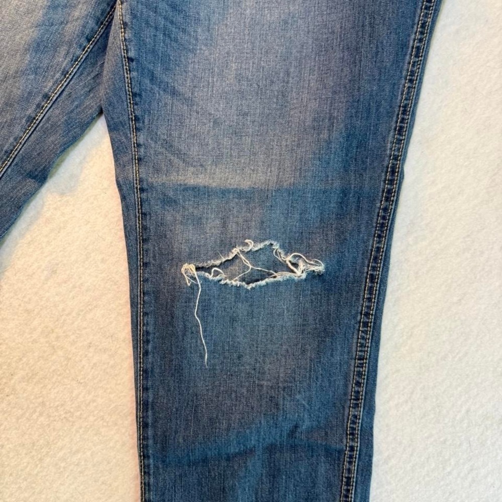 Gap blue cargo style jeans with distressed details Size 12 Y2K style - Picture 4 of 8